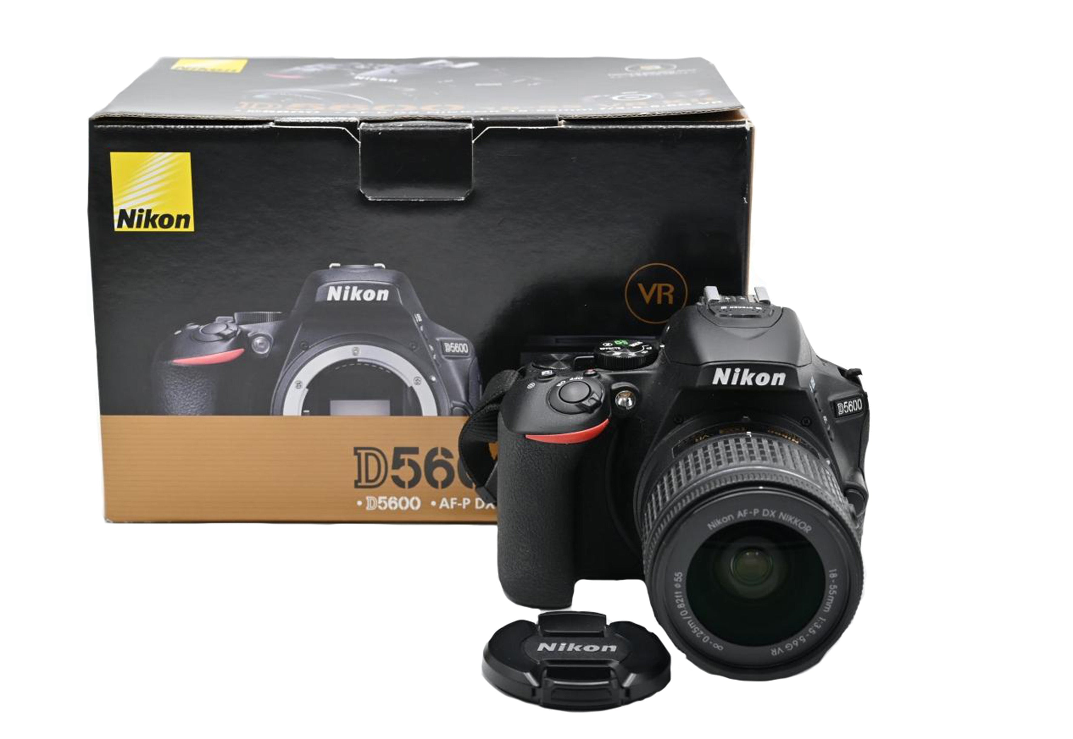 Nikon D5600 + AF-P 18-55mm f/3.5-5.6 In Ottime Condizioni