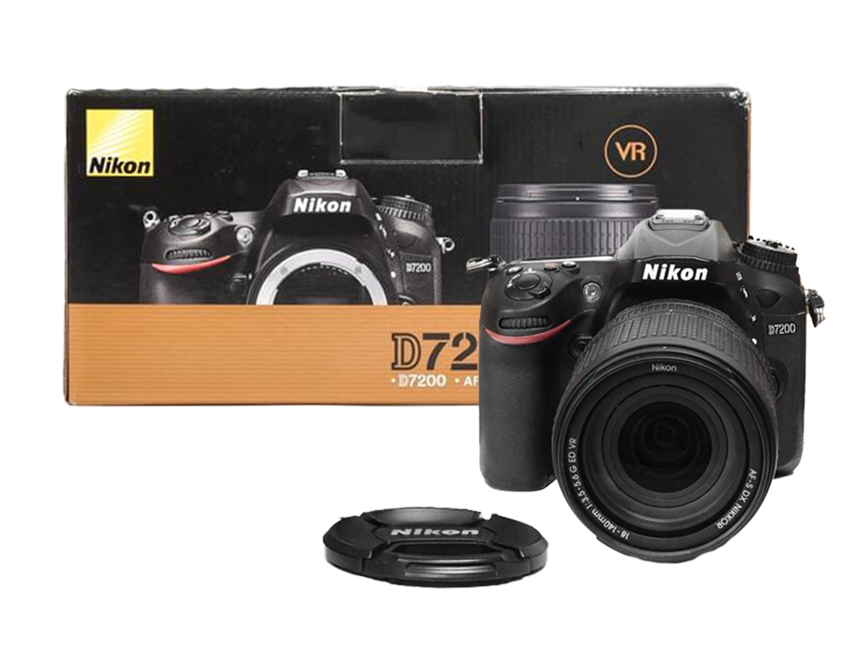 Nikon D7200 + 18-140 mm f/3.5-5.6 G ED VR Come Nuovi