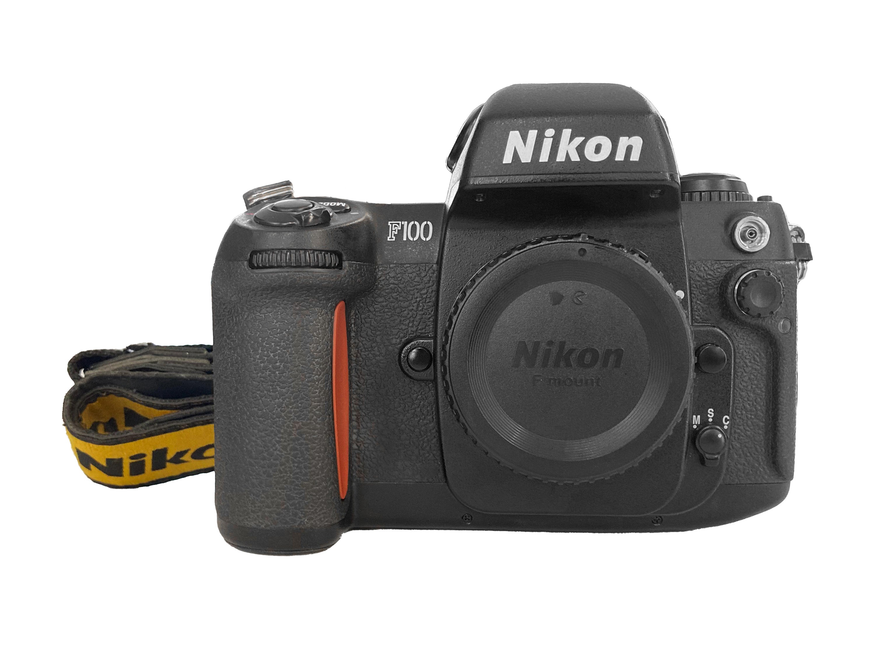 Nikon F100 in Ottime Condizioni