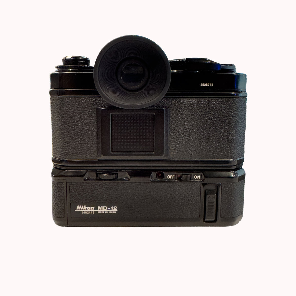 Nikon FE2 Black e Grip MD-12 + Nikkor 50 mm f/2 Occasione