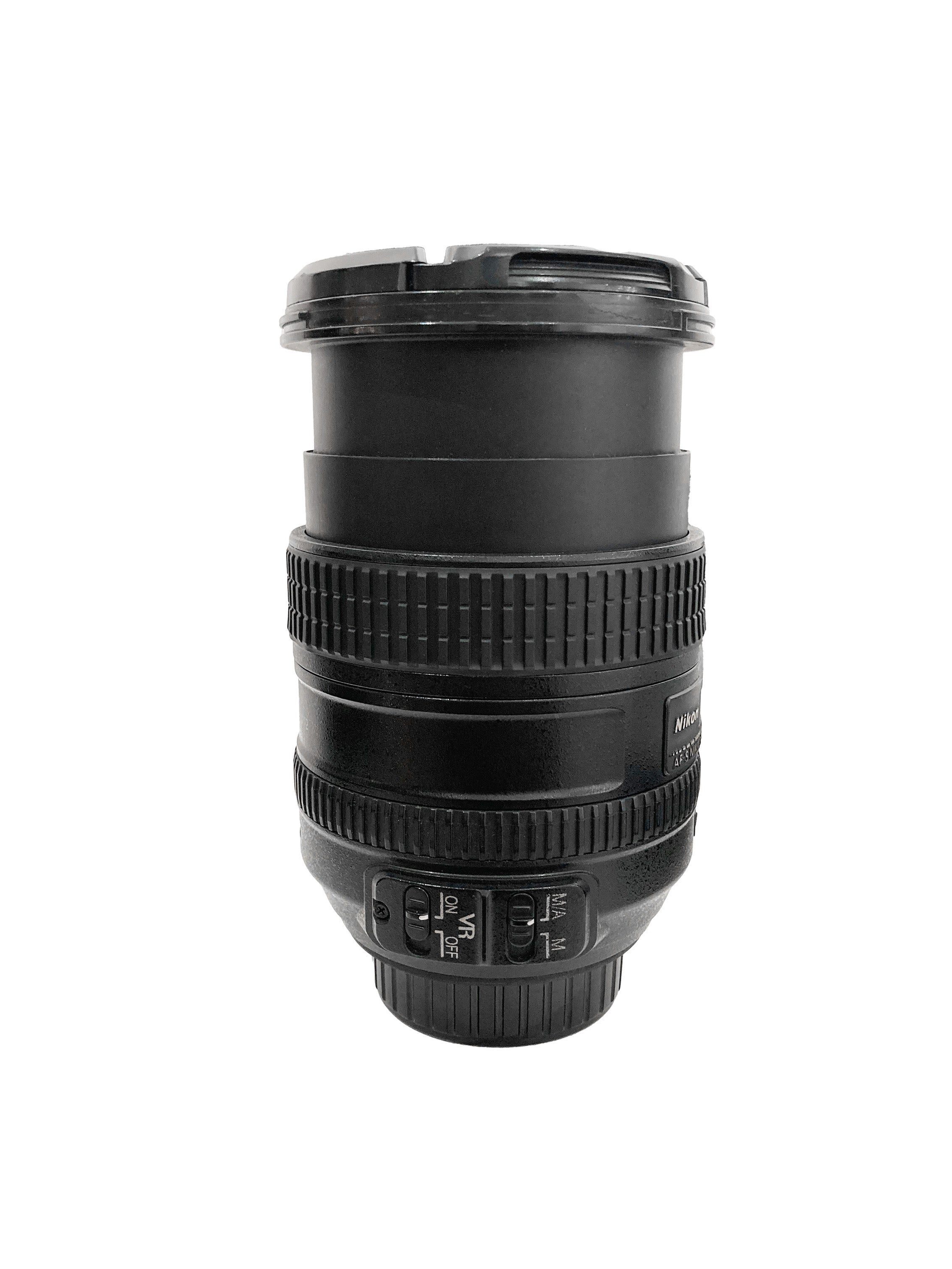 Nikon D600 + Nikon 24-85 mm f/3.5-4.5 G ED VR in Ottime Condizioni