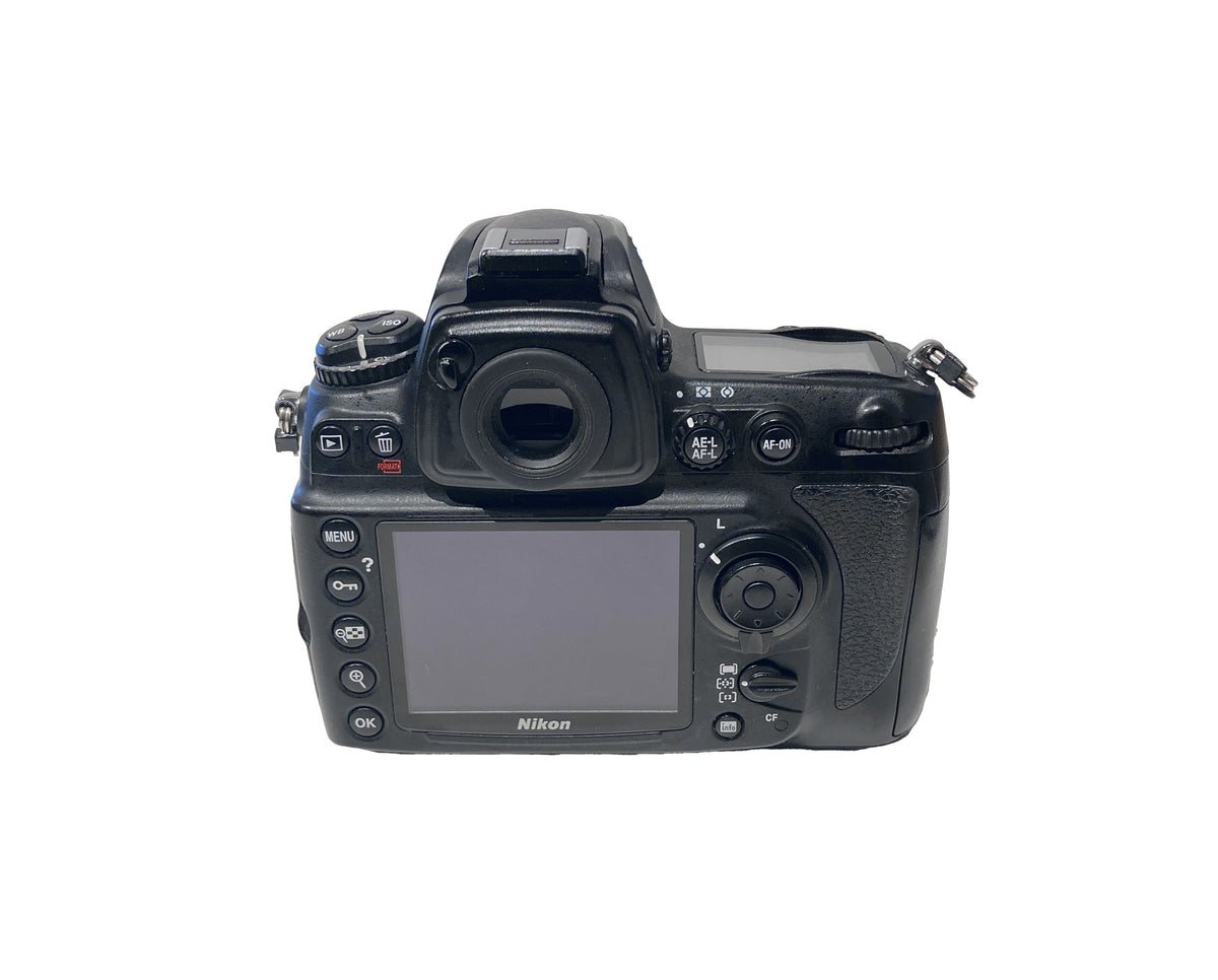 Nikon D700 FF In Ottime Condizioni con 3 batterie originali !!