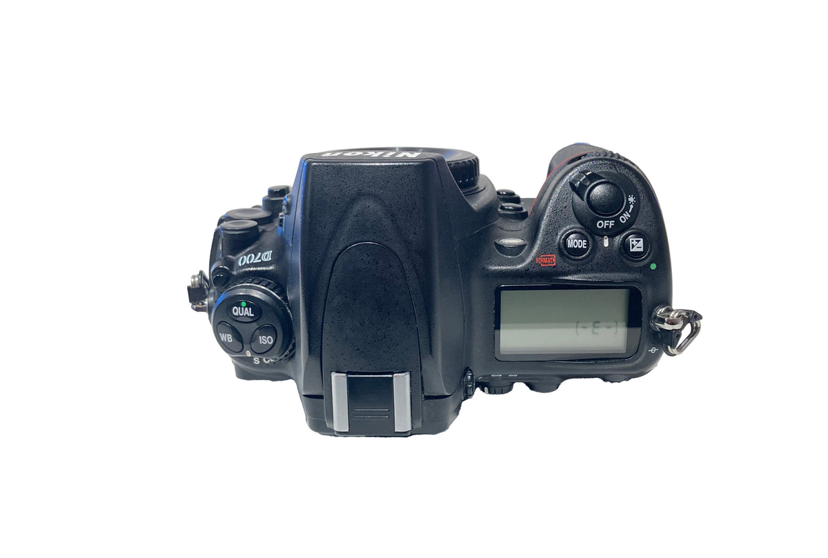 Nikon D700 FF In Ottime Condizioni con 3 batterie originali !!
