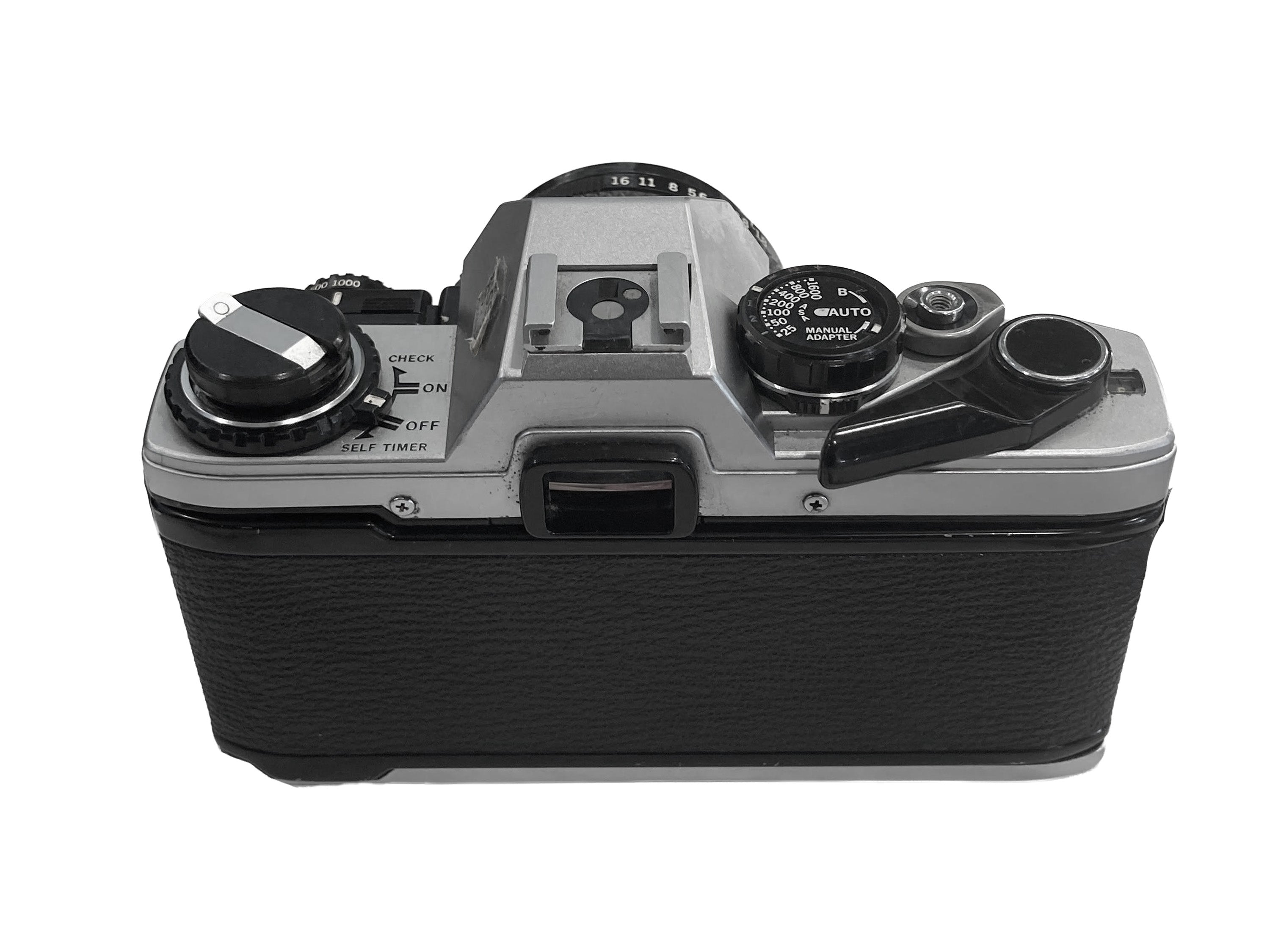 Olympus OM10 + Kit con 3 Obiettivi + Flash + Borsa