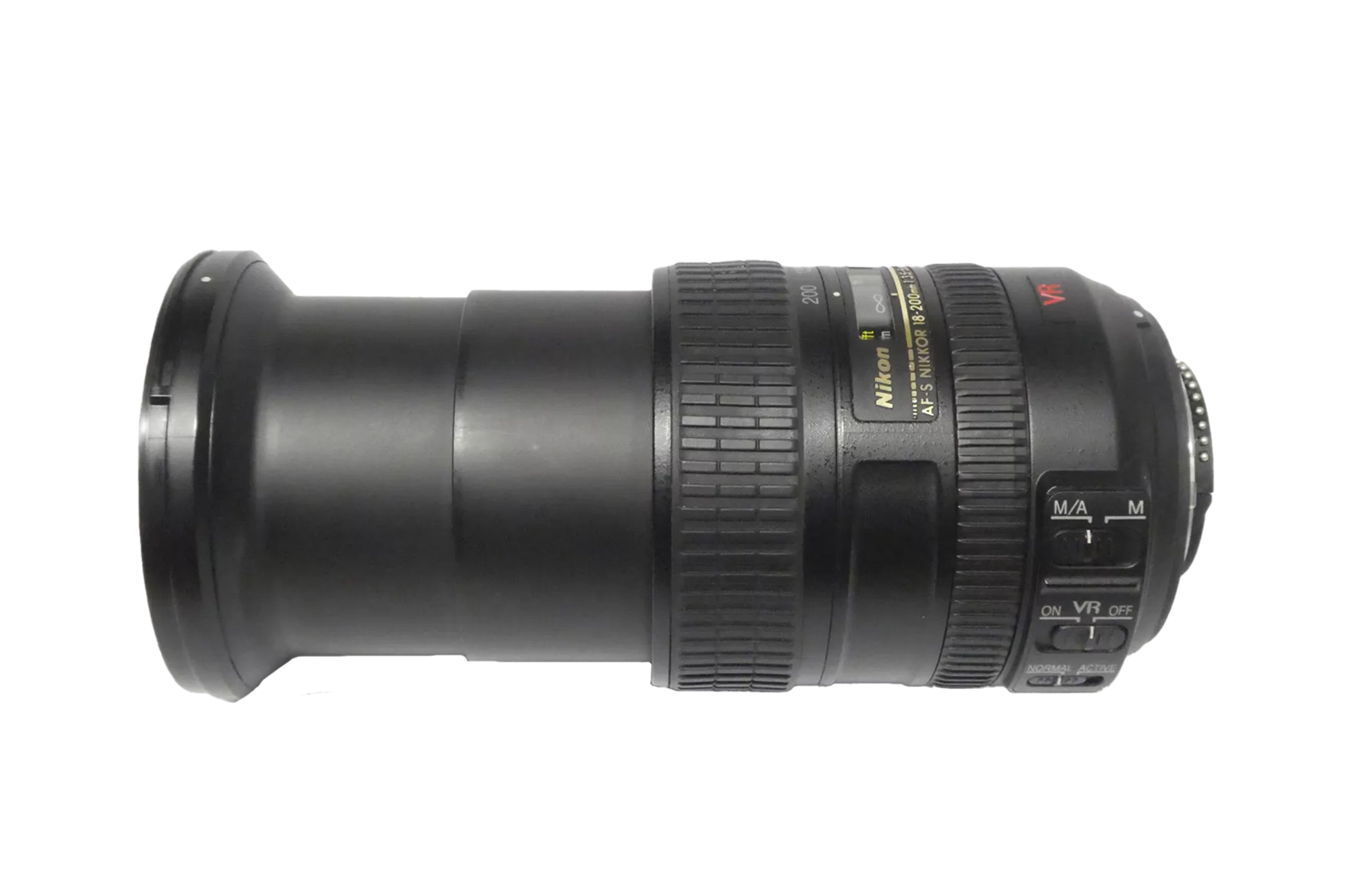 Nikon DX 18-200mm f/3.5-5.6 Usato