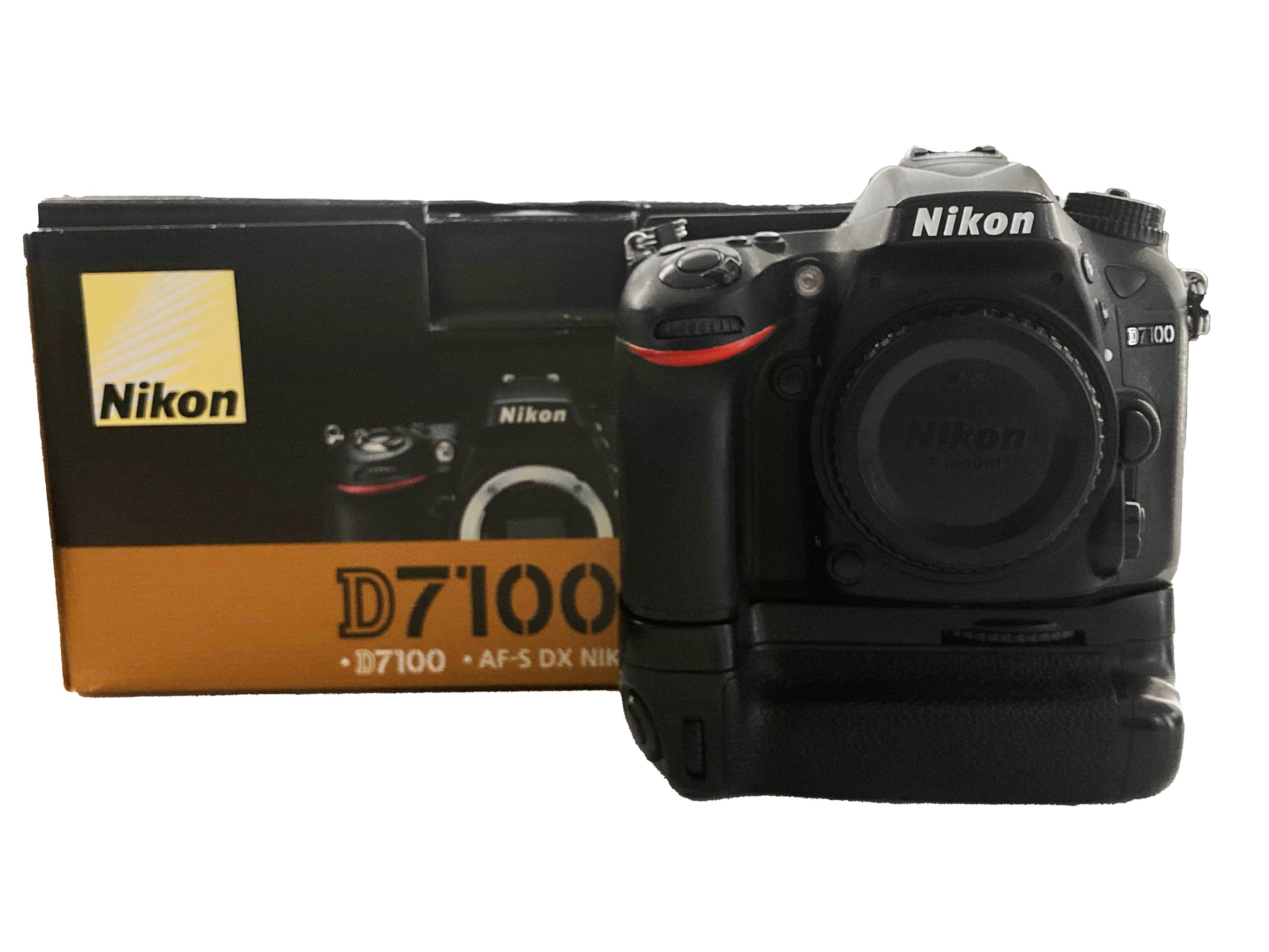Nikon D7100 + Grip in Ottime Condizioni