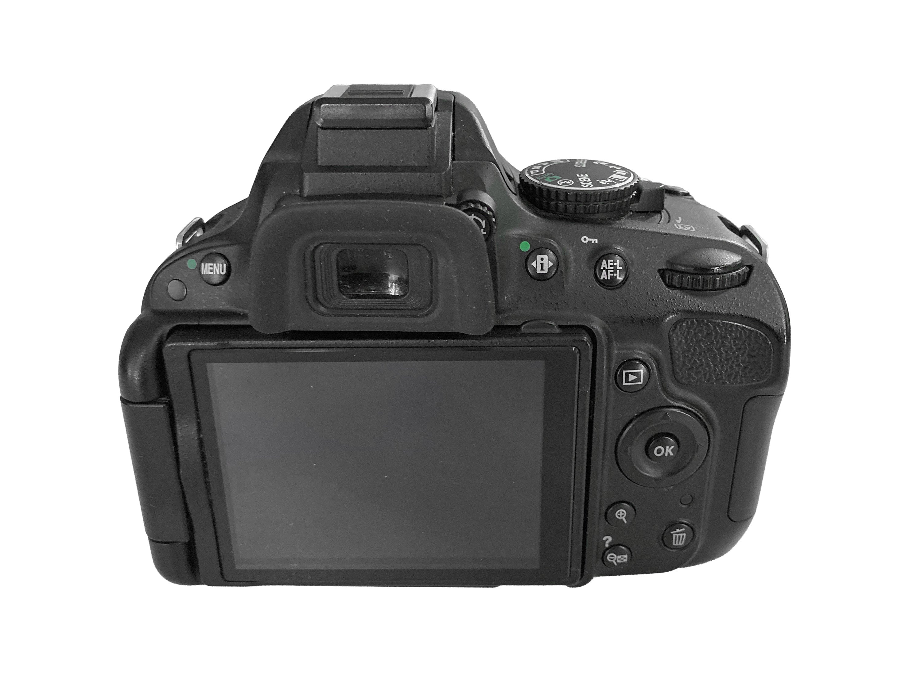 Nikon D5100 + 18-55 mm f/3.5-5.6 G VR  in ottime condizioni