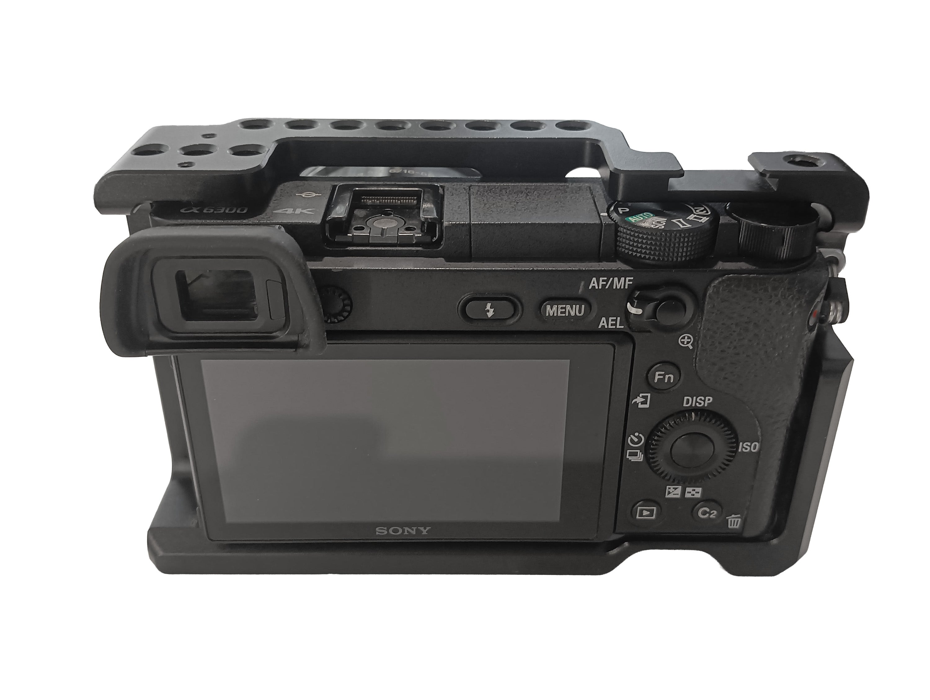 Sony A 6300 + 16-50 mm f/3.5-5.6  in Perfette Condizioni