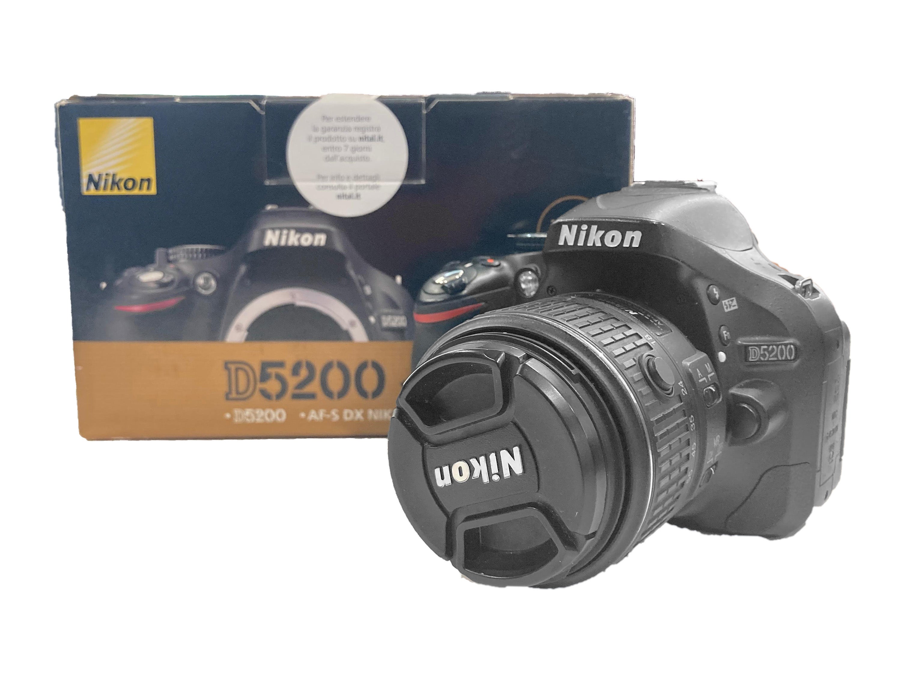 Nikon D5200 + 18-55 mm f/3.5-5.6 G VR II Occasione