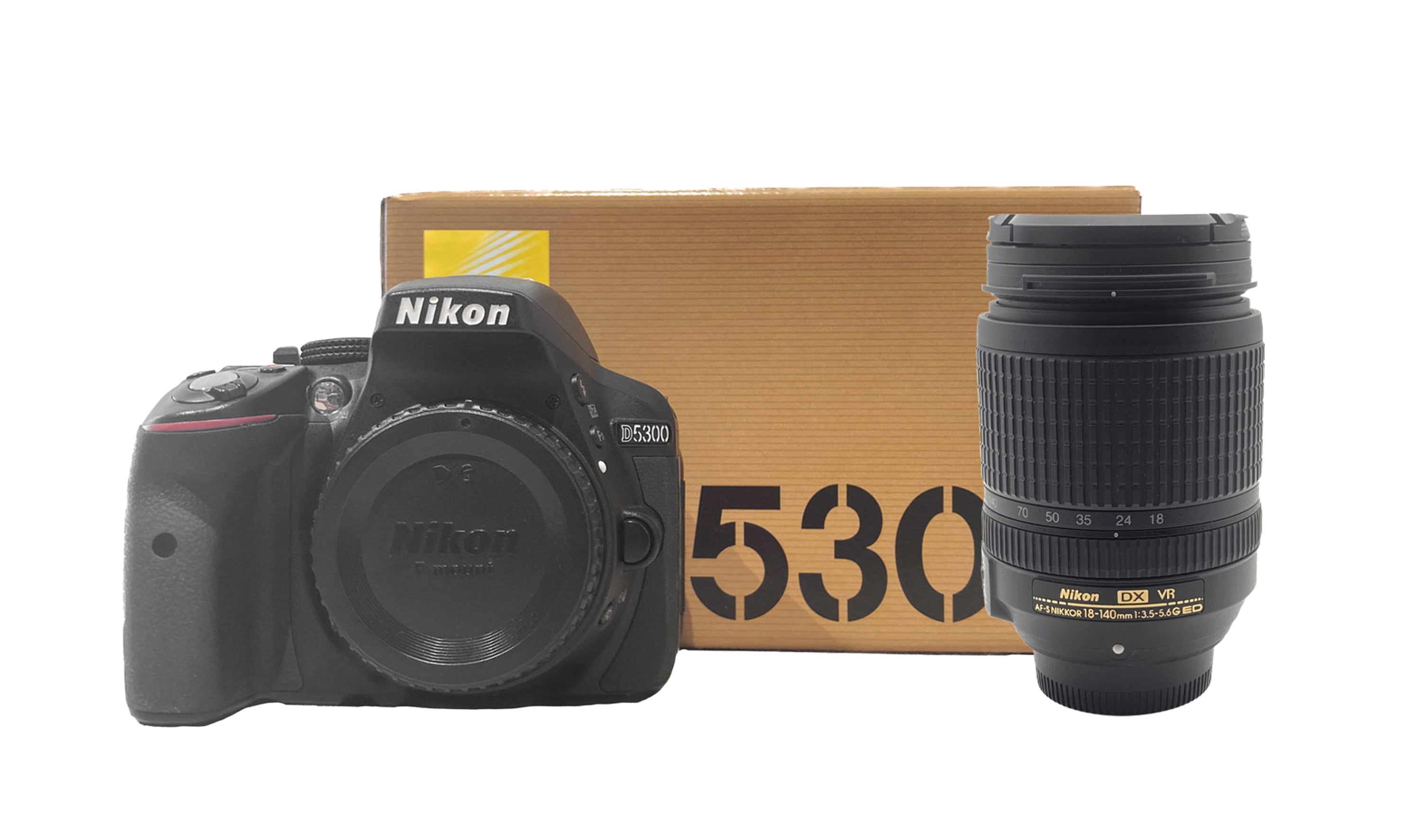 Nikon D5300 + Nikon 18-140 mm f/3.5-5.6 DX VR in Ottime Condizioni